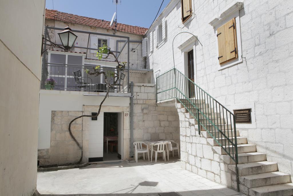 Stone House Ernest *