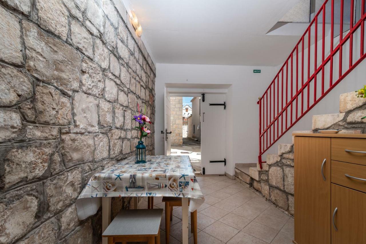 Holiday home Stone House Ernest *